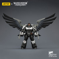 Raven Guard Corvus Corax,Primarch of the XIX Legion with artificer-crafted lightning talons,archaeotech pistols,and whip